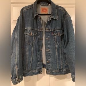 Levi’s oversized denim jacket